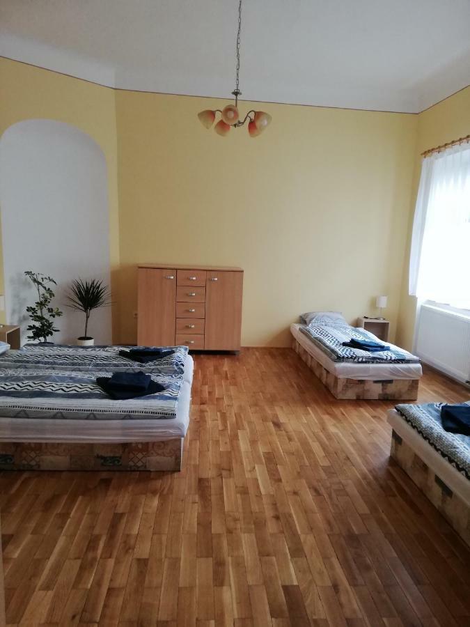 Apartmany Pod Divadlem Znojmo Extérieur photo